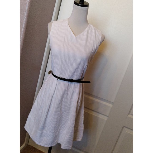 GAP WHITE COTTON DRESS LINED BELTED SLEEVELESS SIZE 2 WOMENS - Picture 2 of 9